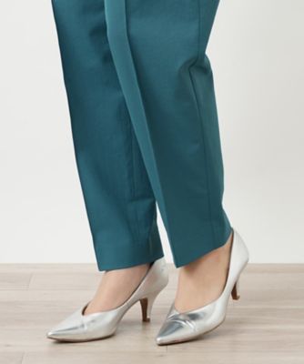 テーパードパンツ
