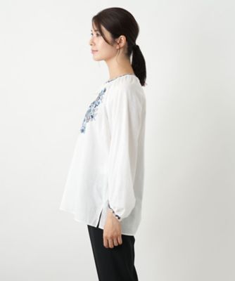 【美品】レリアン 2023 洗えるスモッグブラウス 花柄 13 大きいサイズ 刺繍スモックブラウス | Leilian (Women)/レリアン | 三越伊勢丹