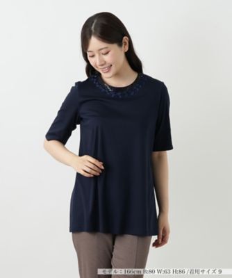 ＜Leilian (Women)＞刺繍クルーネックカットソー【Ｌｅｉｌｉａｎ　ＷＨＩＴＥ　ＬＡＢＥＬ】