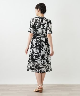 リーフ柄フレアワンピース【Ｌｅｉｌｉａｎ　ＷＨＩＴＥ　ＬＡＢＥＬ】