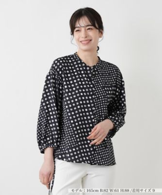 ＜Leilian (Women)＞プリントバンドカラーブラウス【ＭＵＳＥ　ＢＹ　ＲＯＣＨＡＳ　Ｐｒｅｍｉｅｒｅ】