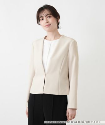 【極美品ARMANICOLLEZIONIノーカラー VネックジャケットホワイトL 洗えるノーカラーVネックジャケット【Leilian WHITE