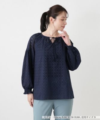 ＜Leilian (Women)＞カットワークレースブラウス【Ｌｅｉｌｉａｎ　ＷＨＩＴＥ　ＬＡＢＥＬ】
