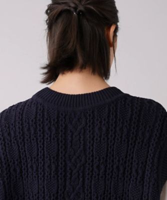 ケーブル編みニットベスト