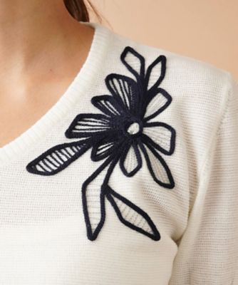 フラワー刺繍Vネックニット | Leilian plus house (Women