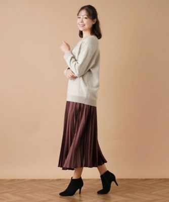 サテンプリーツスカート
