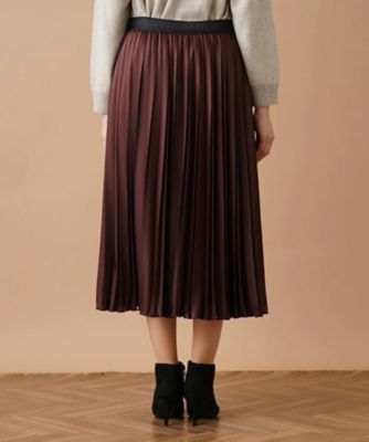 サテンプリーツスカート
