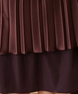 サテンプリーツスカート