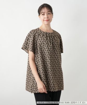 ＜Leilian plus house (Women/大きいサイズ)＞【店舗人気】幾何学柄チュニックブラウス【Ｌｅｉｌｉａｎ　ＷＨＩＴＥ　ＬＡＢＥＬ】