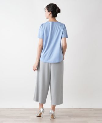 ブローチ付きクルーネックカットソー