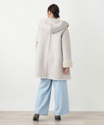 店舗人気】ファー風フードコート【Leilian WHITE