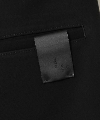 ＴＵＣＫＥＤ　ＨＡＬＦ　ＰＡＮＴＳ