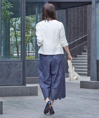アイレットレースのワイドクロップドパンツ