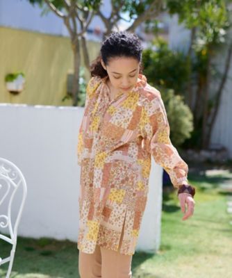 洗える フラワーパッチワークのチュニックブラウス【SPRINTEX