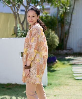 洗える フラワーパッチワークのチュニックブラウス【SPRINTEX