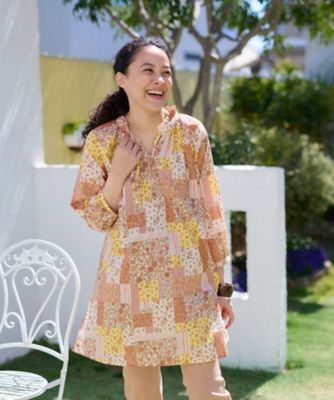 ＜CARA O CRUZ (Women)＞洗える　フラワーパッチワークのチュニックブラウス【ＳＰＲＩＮＴＥＸ】