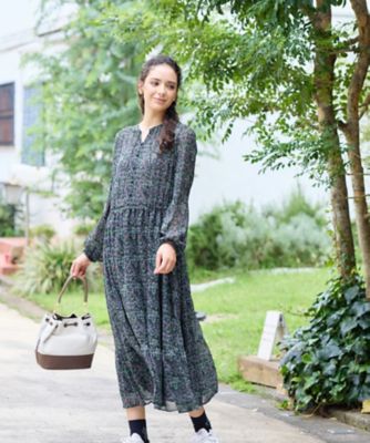 【極美品】OBLI ワンピース　Vネック　フレアスリーブ　花柄　ボタニカル Vネック小花柄フレアワンピース 【WILLIAM MORRIS