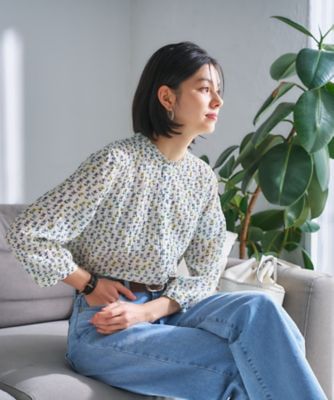 ＜CARA O CRUZ (Women)＞小花プリントフリルブラウス【ＦＡＳＡＣ】