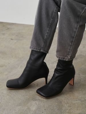 ＯＢＬＩＱＵＥ　ＴＯＥ　ＢＯＯＴＳ