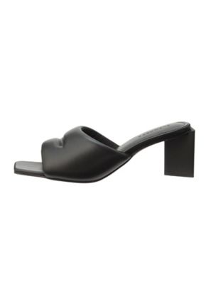 ＣＵＳＨＩＯＮ　ＳＡＮＤＡＬ