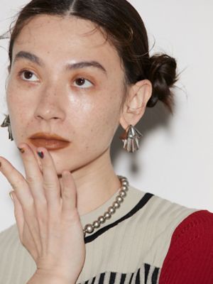 ＴＲＩＡＮＧＬＥ　ＴＵＣＫ　ＰＩＥＲＣＥ