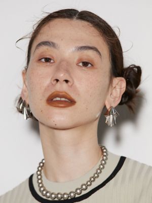 ＴＲＩＡＮＧＬＥ　ＴＵＣＫ　ＰＩＥＲＣＥ