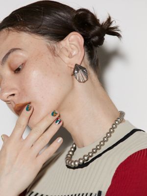 ＴＲＩＡＮＧＬＥ　ＴＵＣＫ　ＰＩＥＲＣＥ