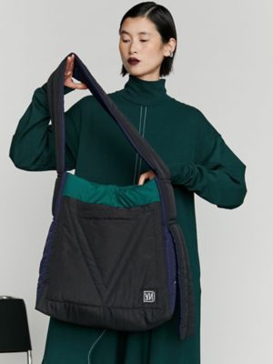 ＱＵＩＬＴＩＮＧ　ＨＵＧＥ　ＢＡＧ