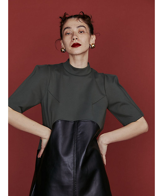 UN3D. FAKE LEATHER DOCKING TOP UN3D. FAKE LEATHER DOCKING TOP