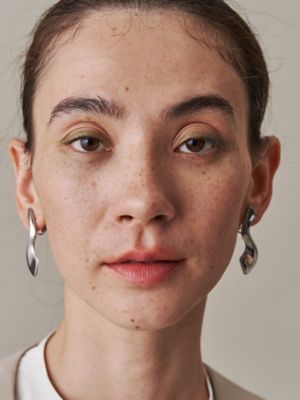 ＰＬＵＭＰ　ＳＷＥＬＬ　ＰＩＥＲＣＥ