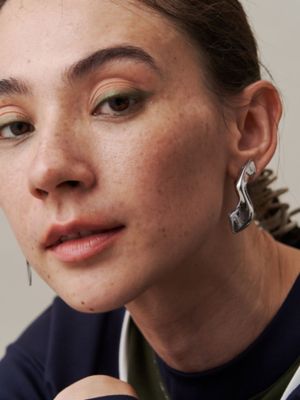 ＰＬＵＭＰ　ＳＷＥＬＬ　ＰＩＥＲＣＥ