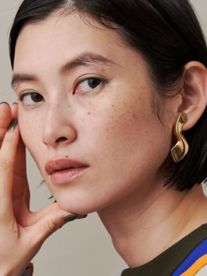 ＰＬＵＭＰ　ＳＷＥＬＬ　ＰＩＥＲＣＥ