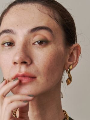 ＰＬＵＭＰ　ＳＷＥＬＬ　ＰＩＥＲＣＥ