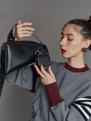 【新品】UN3D.イレギュラートライアングルレザーバッグ　本革 UN3D. イレギュラートライアングルレザーバッグ 本革