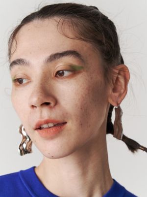 ＢＩＬＬＯＷ　ＰＬＡＴＥ　ＰＩＥＲＣＥ