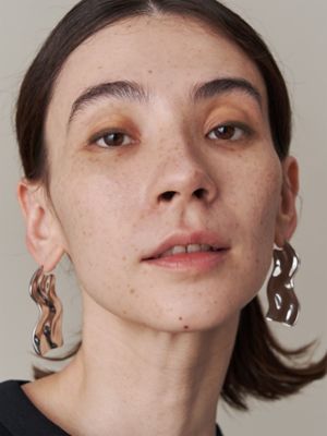 ＢＩＬＬＯＷ　ＰＬＡＴＥ　ＰＩＥＲＣＥ