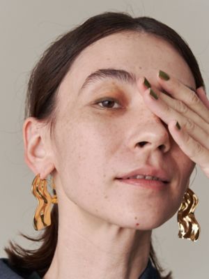 ＢＩＬＬＯＷ　ＰＬＡＴＥ　ＰＩＥＲＣＥ