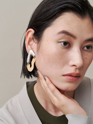 ＳＷＡＹ　ＴＲＩＡＮＧＬＥ　ＰＩＥＲＣＥ