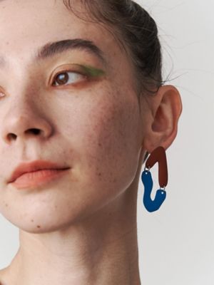 ＳＷＡＹ　ＴＲＩＡＮＧＬＥ　ＰＩＥＲＣＥ