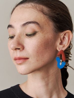 ＳＷＡＹ　ＴＲＩＡＮＧＬＥ　ＰＩＥＲＣＥ