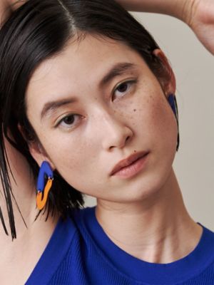 ＳＷＡＹ　ＴＲＩＡＮＧＬＥ　ＥＡＲＲＩＮＧ