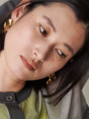 ＰＬＵＭＰ　ＷＡＶＥ　ＰＩＥＲＣＥ