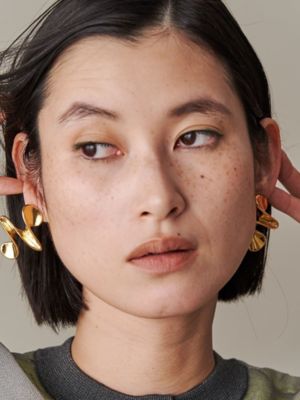 ＰＬＵＭＰ　ＷＡＶＥ　ＰＩＥＲＣＥ