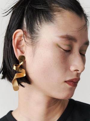 ＭＥＬＴ　ＷＡＶＥ　ＰＩＥＲＣＥ
