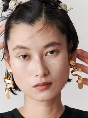 ＭＥＬＴ　ＷＡＶＥ　ＥＡＲＲＩＮＧ