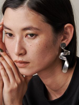 ＭＥＬＴ　ＷＡＶＥ　ＥＡＲＲＩＮＧ