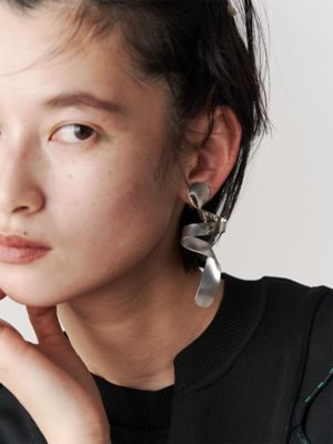 ＭＥＬＴ　ＷＡＶＥ　ＥＡＲＲＩＮＧ