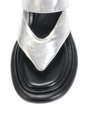 ＰＬＵＭＰ　ＴＨＯＮＧ　ＳＡＮＤＡＬ