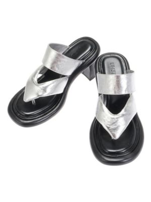 ＰＬＵＭＰ　ＴＨＯＮＧ　ＳＡＮＤＡＬ