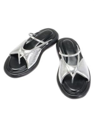 ＴＨＯＮＧ　ＦＬＡＴ　ＳＡＮＤＡＬ